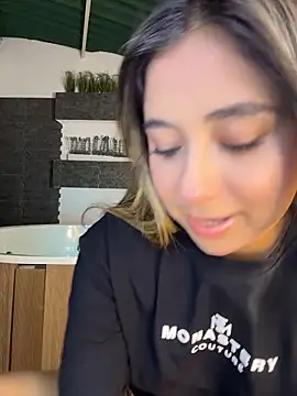 MelodyRey  online show from 27, 2, 2026