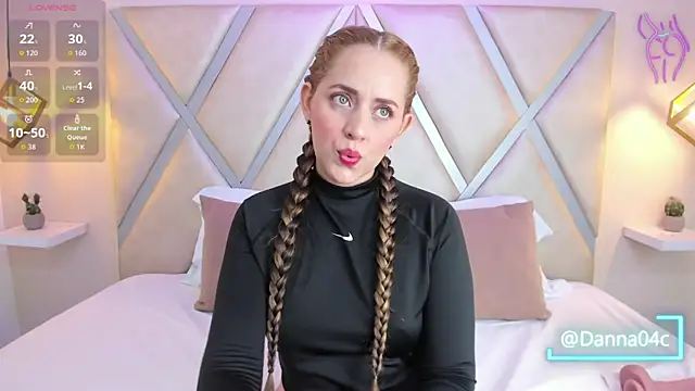 DannaCouper online show from 3, 10, 2025