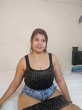 Stylevoluptuousvycky online show from 22, 1, 2025