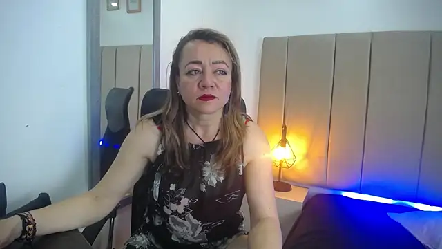 Lupiita223 online show from 5, 3, 2025