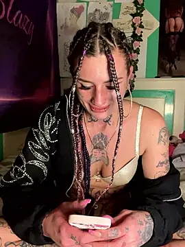 BlazyKitsune- online show from 8, 1, 2026