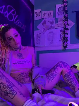 BlazyKitsune- online show from 21, 4, 2026