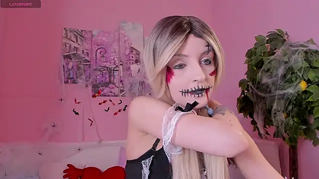 Snapshot of Katty_Lights chatting on 31, 10, 2025 Katty Lights online show from 31, 10, 2025