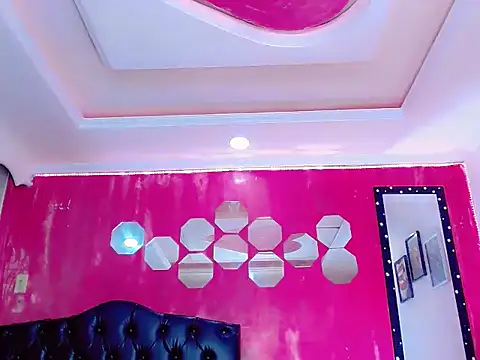 TiffanyMackensyy online show from 9, 9, 2025