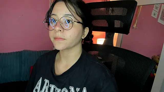 agnes 213 online show from 4, 11, 2025