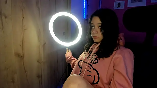 agnes 213 online show from 17, 11, 2025