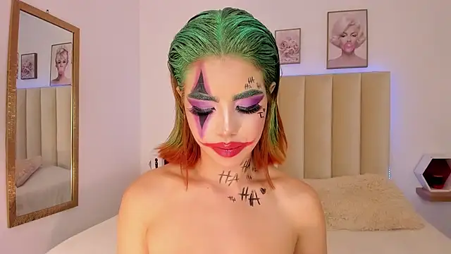 Catvalentine  online show from 1, 11, 2025