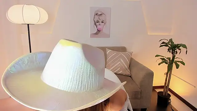 Catvalentine  online show from 6, 1, 2026