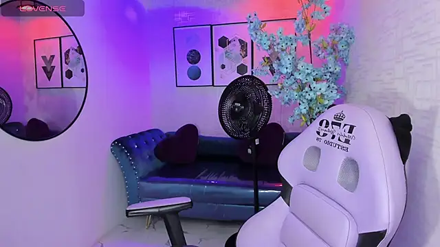 Theia moon online show from 17, 12, 2025