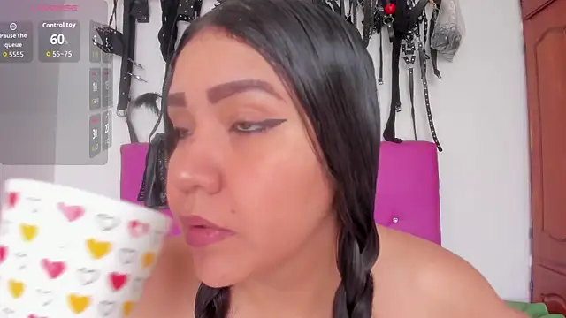 Venus Blackk online show from 2, 11, 2025