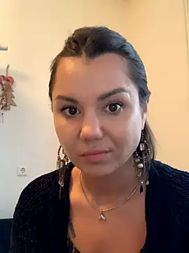 MiraMiss online show from 6, 11, 2025