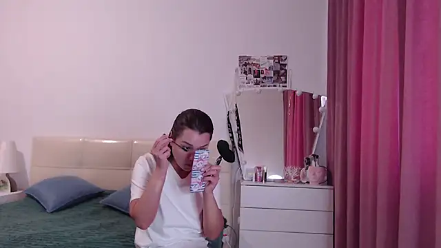 MiraMiss online show from 21, 6, 2026