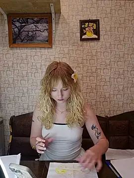 lola  banny online show from 22, 10, 2025