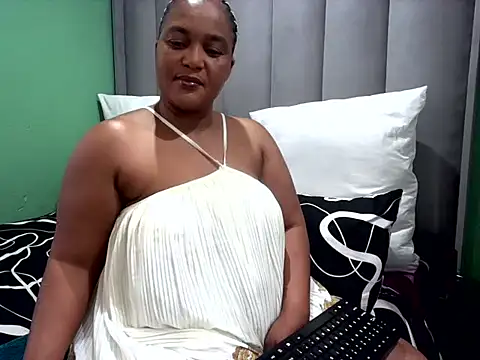 Snapshot of SexyEbony37X chatting on 21, 6, 2026 SexyEbony37X online show from 21, 6, 2026