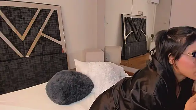 Jonness Isa  online show from 9, 10, 2025