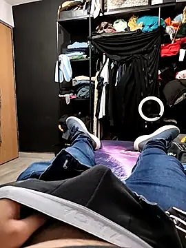 Snapshot of Alee3xxx chatting on 6, 11, 2025 Alee3xxx online show from 6, 11, 2025