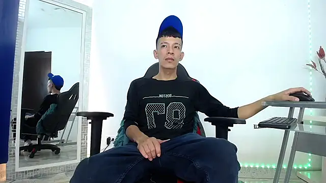 Favel Gomez7 online show from 11, 12, 2024