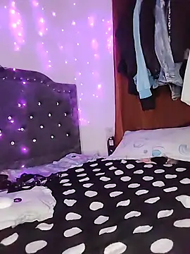 Queenjenn   online show from 27, 11, 2025