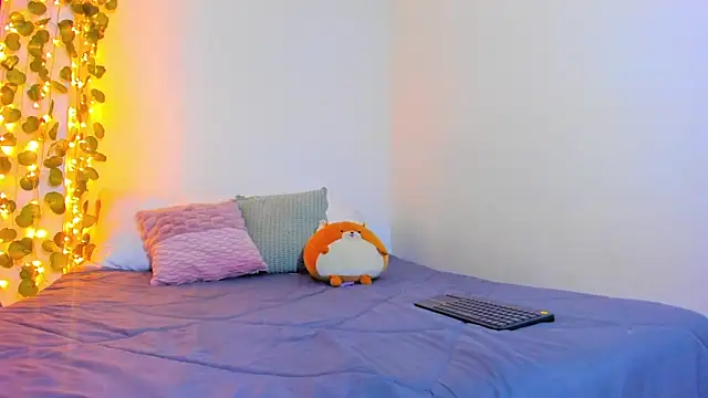 emillyhills online show from 6, 2, 2025