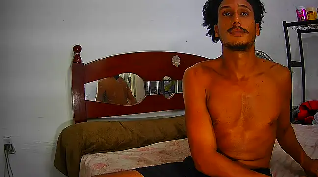 SkinnyLatinMan online show from 17, 2, 2025