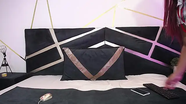 Candy Bony online show from 13, 1, 2025