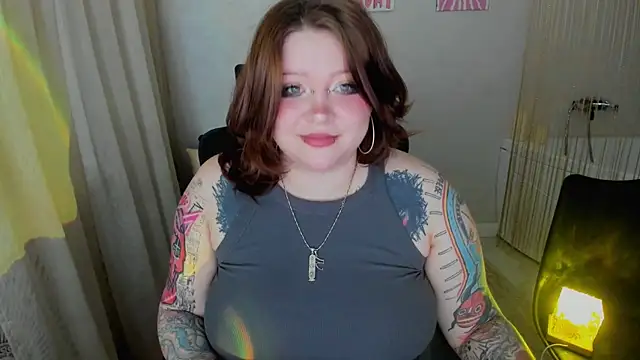 Snapshot of MoonLghte chatting on 28, 2, 2026 MoonLghte online show from 28, 2, 2026