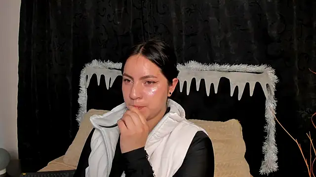 jenifer  power10 online show from 4, 12, 2025