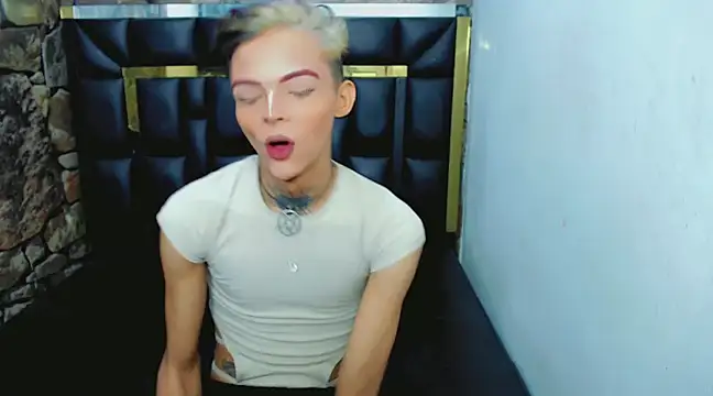 Luna and valery online show from 4, 2, 2025