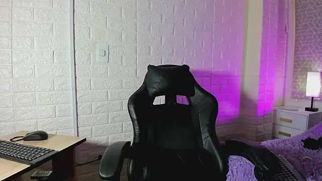 sweet kitty0110 online show from 15, 11, 2025