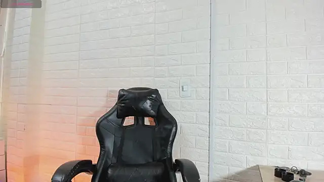 sweet kitty0110 online show from 14, 3, 2026