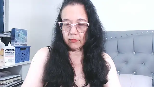 maturepriscila online show from 6, 11, 2025