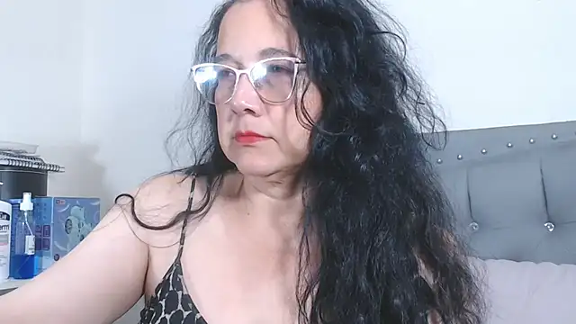 maturepriscila online show from 19, 11, 2025