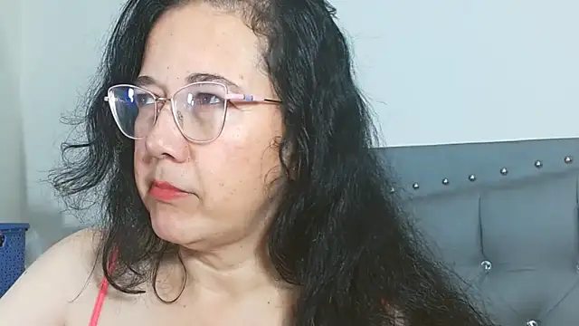 maturepriscila online show from 18, 4, 2026