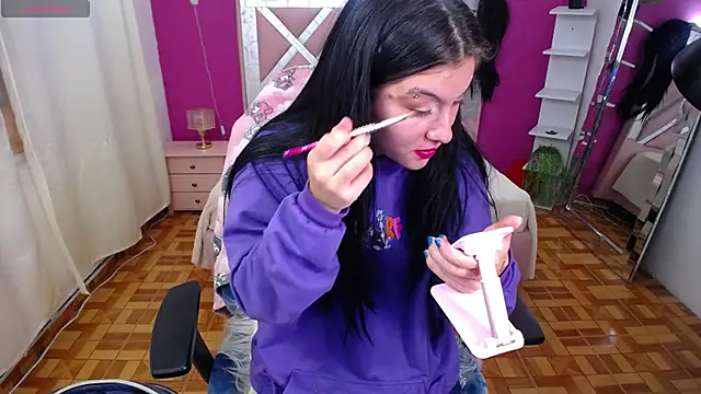 Kate Laurence  online show from 25, 2, 2025