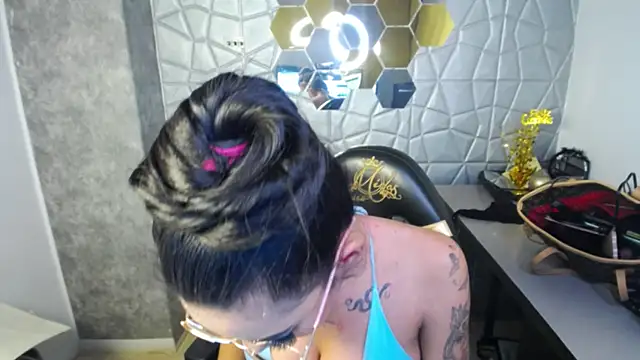 Tiffanny online show from 8, 3, 2025