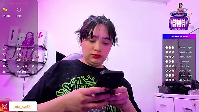 mia johns  online show from 29, 11, 2025