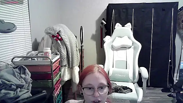 Snapshot of LilyFoxxx chatting on 19, 1, 2025 LilyFoxxx online show from 19, 1, 2025