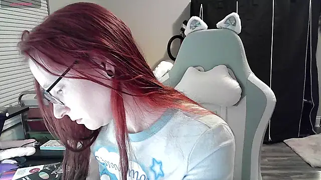 Snapshot of LilyFoxxx chatting on 27, 1, 2025 LilyFoxxx online show from 27, 1, 2025