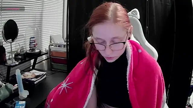 Snapshot of LilyFoxxx chatting on 17, 2, 2025 LilyFoxxx online show from 17, 2, 2025