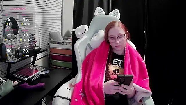 Snapshot of LilyFoxxx chatting on 21, 2, 2025 LilyFoxxx online show from 21, 2, 2025