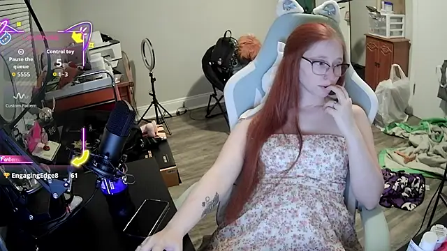 Snapshot of LilyFoxxx chatting on 24, 9, 2025 LilyFoxxx online show from 24, 9, 2025