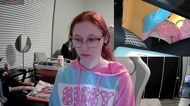 Snapshot of LilyFoxxx chatting on 2, 2, 2025 LilyFoxxx online show from 2, 2, 2025