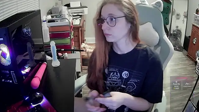 Snapshot of LilyFoxxx chatting on 18, 2, 2026 LilyFoxxx online show from 18, 2, 2026