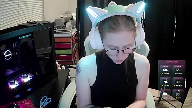 Snapshot of LilyFoxxx chatting on 7, 6, 2026 LilyFoxxx online show from 7, 6, 2026