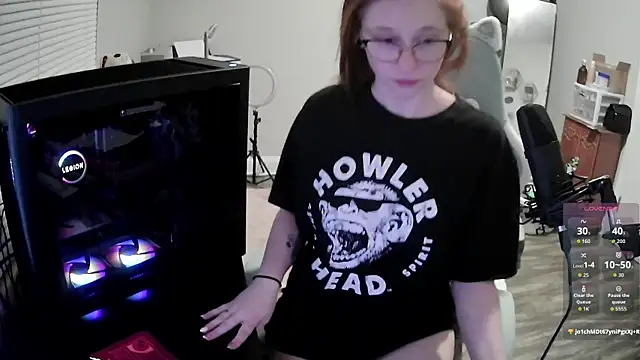 Snapshot of LilyFoxxx chatting on 22, 10, 2025 LilyFoxxx online show from 22, 10, 2025