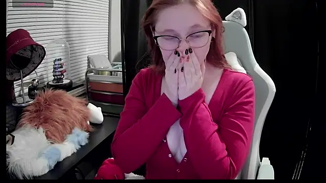 Snapshot of LilyFoxxx chatting on 8, 3, 2025 LilyFoxxx online show from 8, 3, 2025