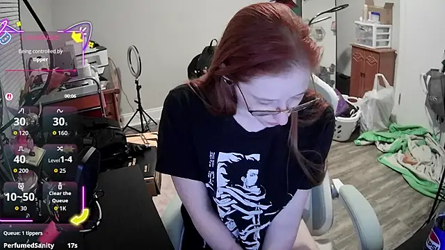 Snapshot of LilyFoxxx chatting on 17, 9, 2025 LilyFoxxx online show from 17, 9, 2025