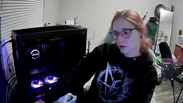 Snapshot of LilyFoxxx chatting on 25, 10, 2025 LilyFoxxx online show from 25, 10, 2025