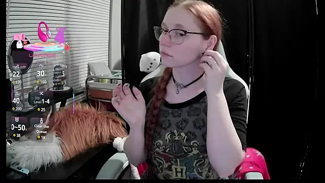 Snapshot of LilyFoxxx chatting on 5, 3, 2025 LilyFoxxx online show from 5, 3, 2025