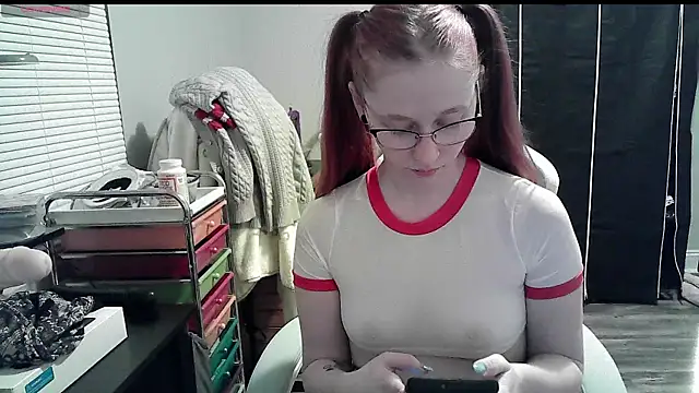 Snapshot of LilyFoxxx chatting on 15, 1, 2025 LilyFoxxx online show from 15, 1, 2025